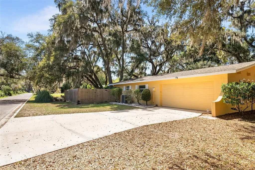 1909 SW 48th Avenue Gainesville FL 32608