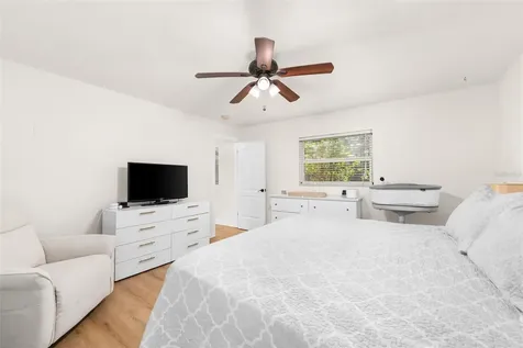1909 SW 48th Avenue Gainesville FL 32608