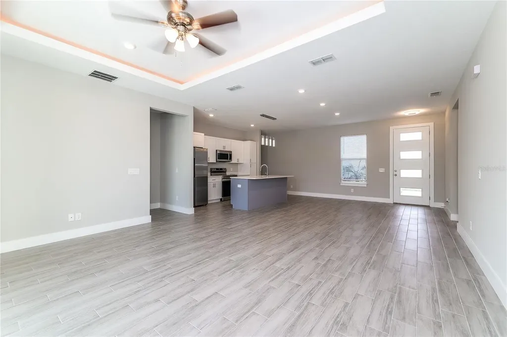 1055 Desmoines Lane Poinciana FL 34759