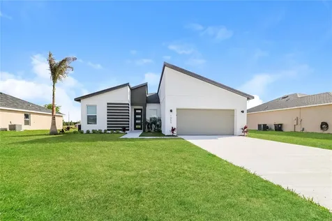 1055 Desmoines Lane Poinciana FL 34759