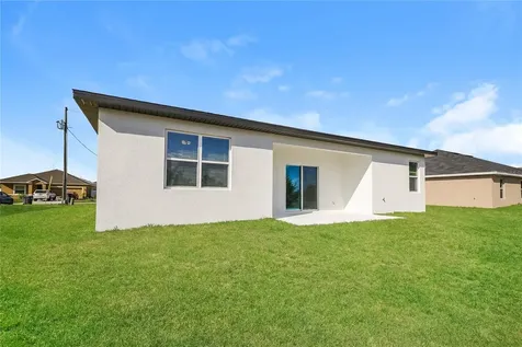 1055 Desmoines Lane Poinciana FL 34759
