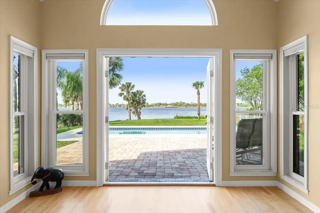 1517 N Halifax Avenue Daytona Beach FL 32118