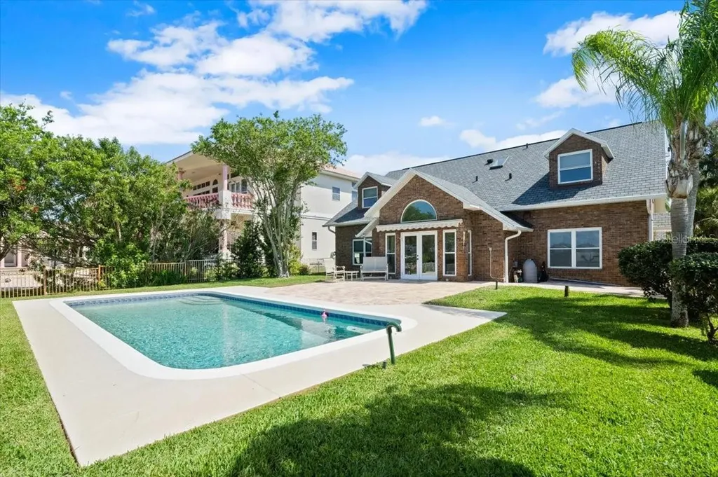 1517 N Halifax Avenue Daytona Beach FL 32118