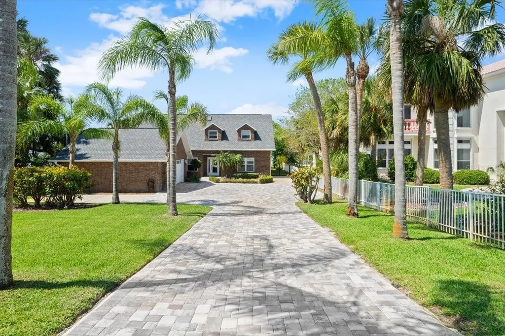 1517 N Halifax Avenue Daytona Beach FL 32118