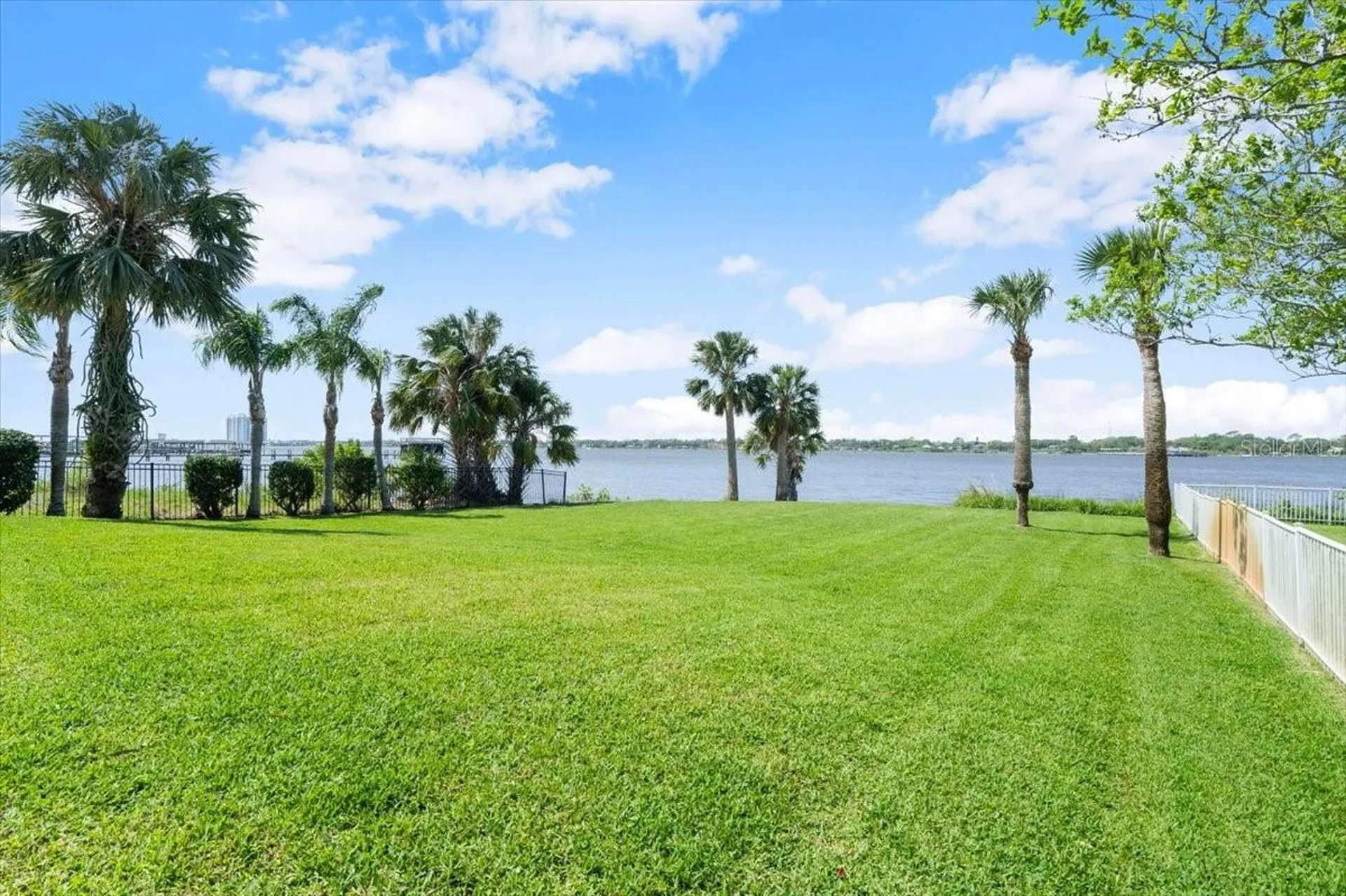 1517 N Halifax Avenue Daytona Beach FL 32118