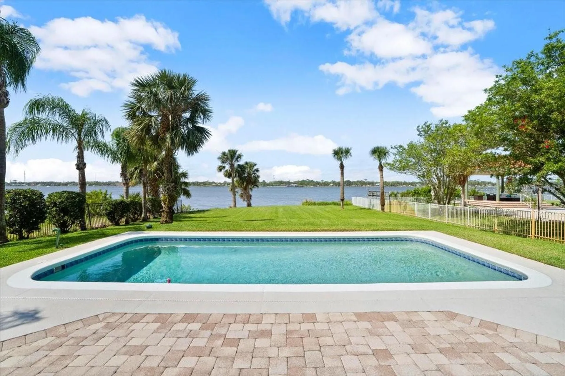 1517 N Halifax Avenue Daytona Beach FL 32118