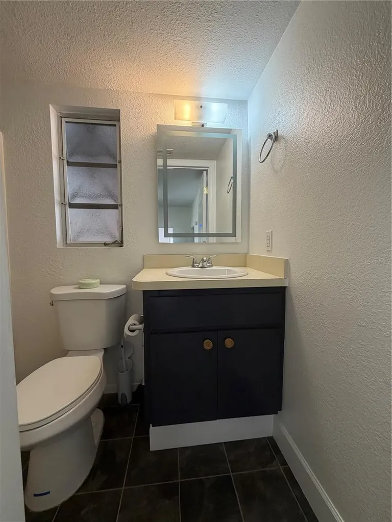 306 N Iona Avenue Fruitland Park FL 34731