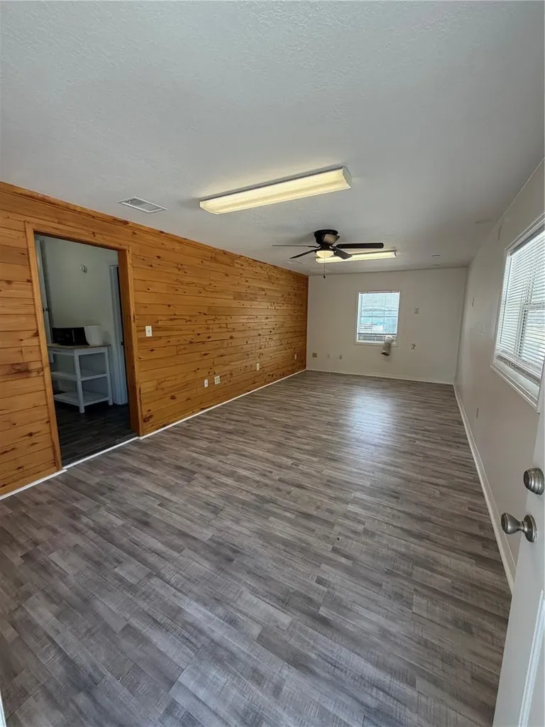 306 N Iona Avenue Fruitland Park FL 34731