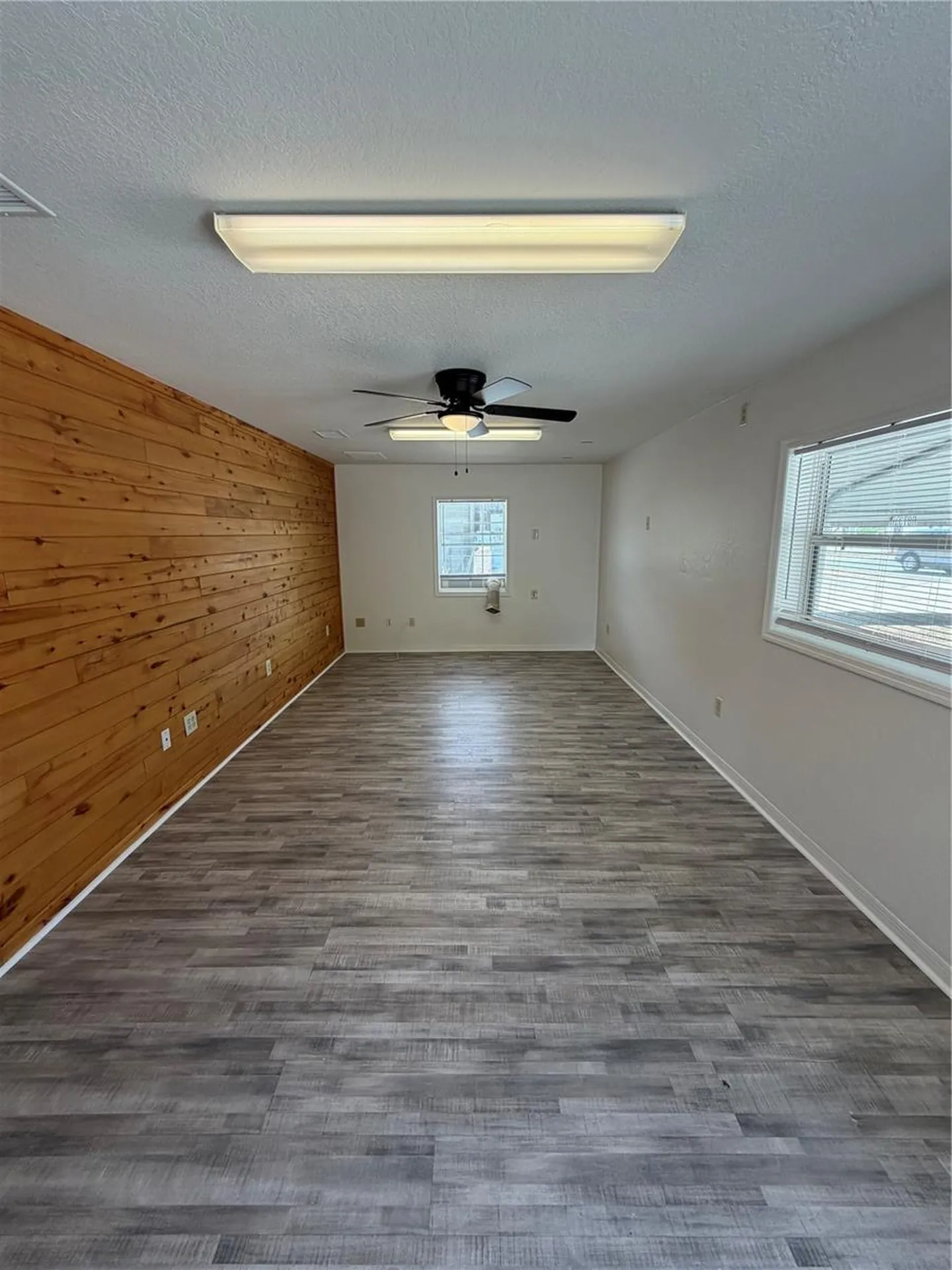 306 N Iona Avenue Fruitland Park FL 34731
