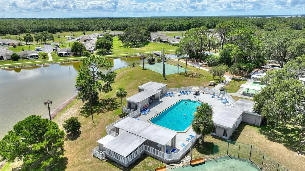 1919 Club Circle Lake Wales FL 33854