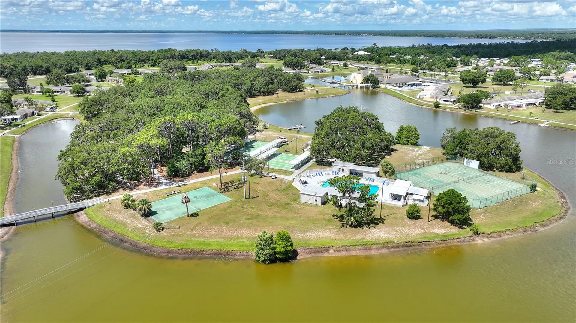 1919 Club Circle Lake Wales FL 33854