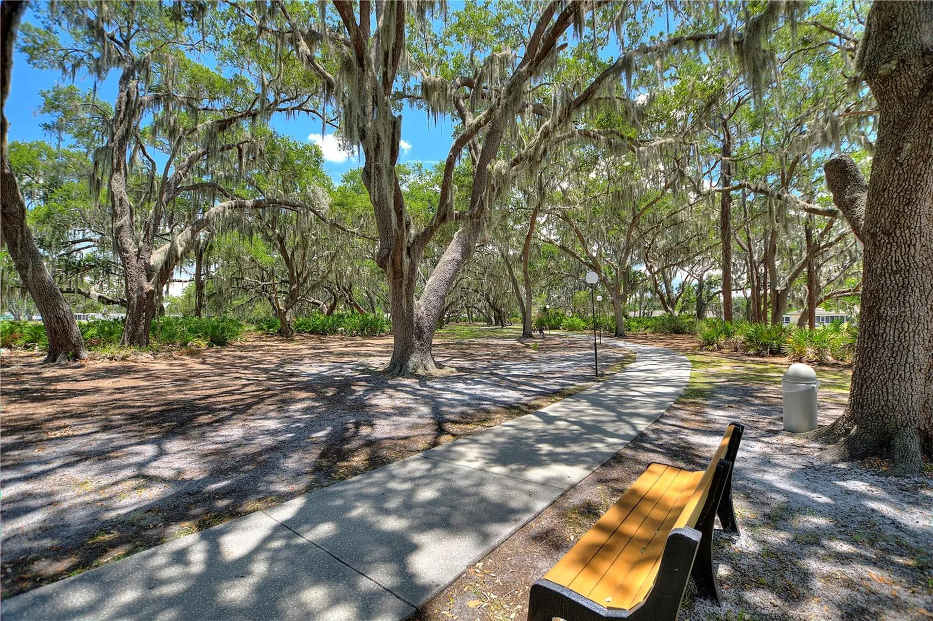 1919 Club Circle Lake Wales FL 33854