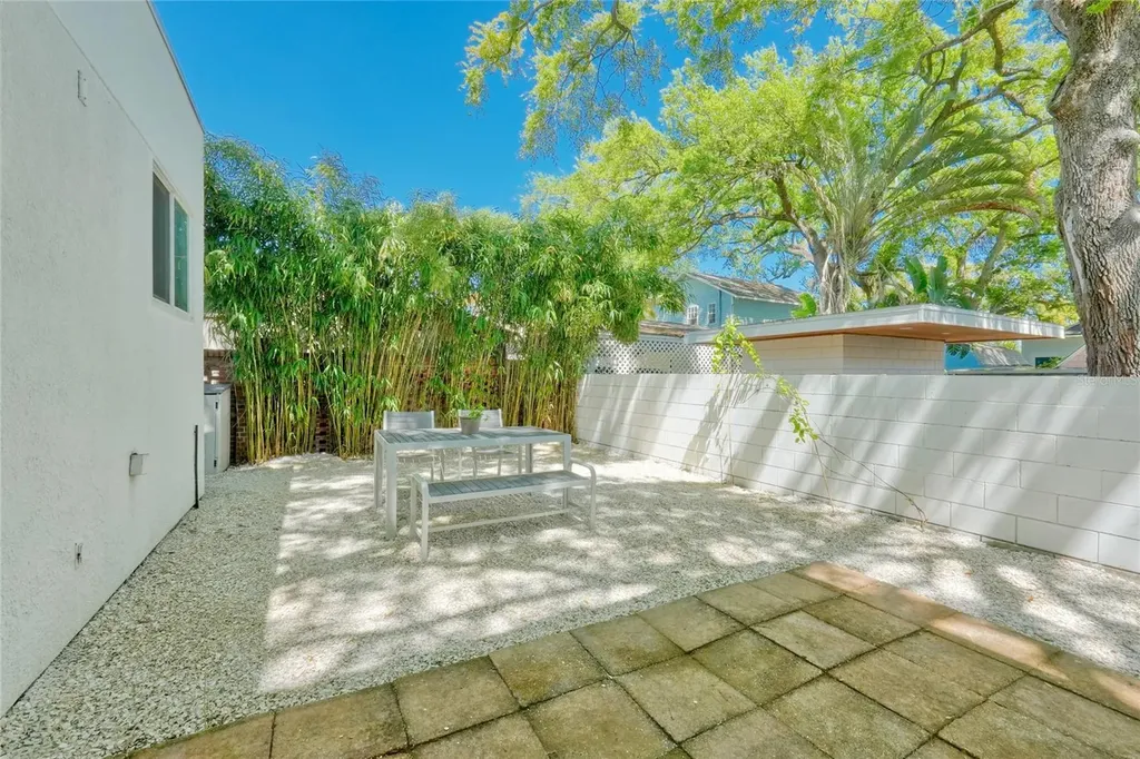4223 W Cleveland Street Tampa FL 33609