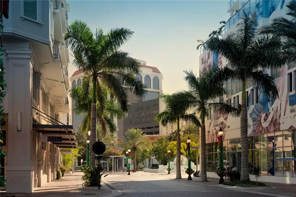 1390 Main Street Sarasota FL 34236