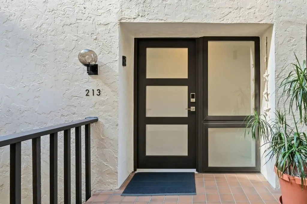 2055 Gulf Of Mexico Drive Longboat Key FL 34228