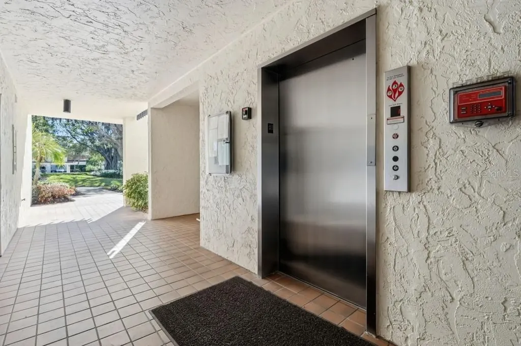 2055 Gulf Of Mexico Drive Longboat Key FL 34228