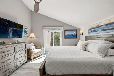 2055 Gulf Of Mexico Drive Longboat Key FL 34228