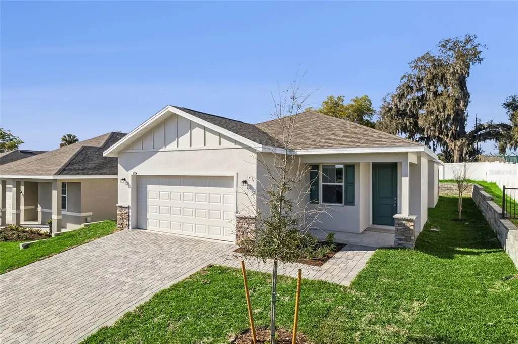 3704 Watercliff Circle Grand Island FL 32735