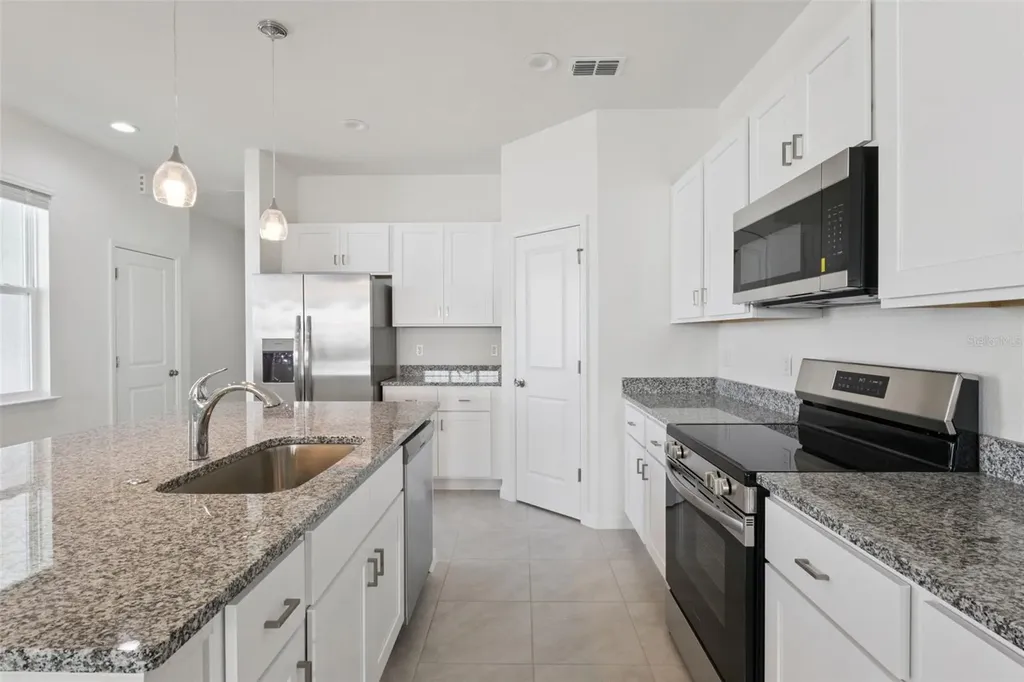 3704 Watercliff Circle Grand Island FL 32735