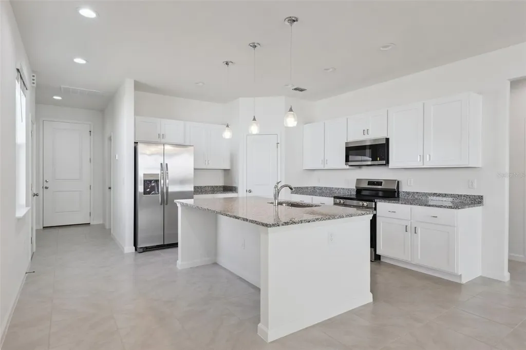 3704 Watercliff Circle Grand Island FL 32735