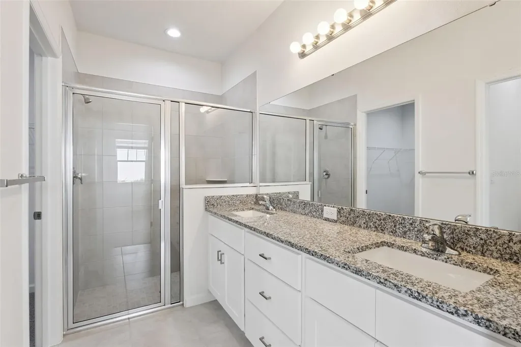 3704 Watercliff Circle Grand Island FL 32735
