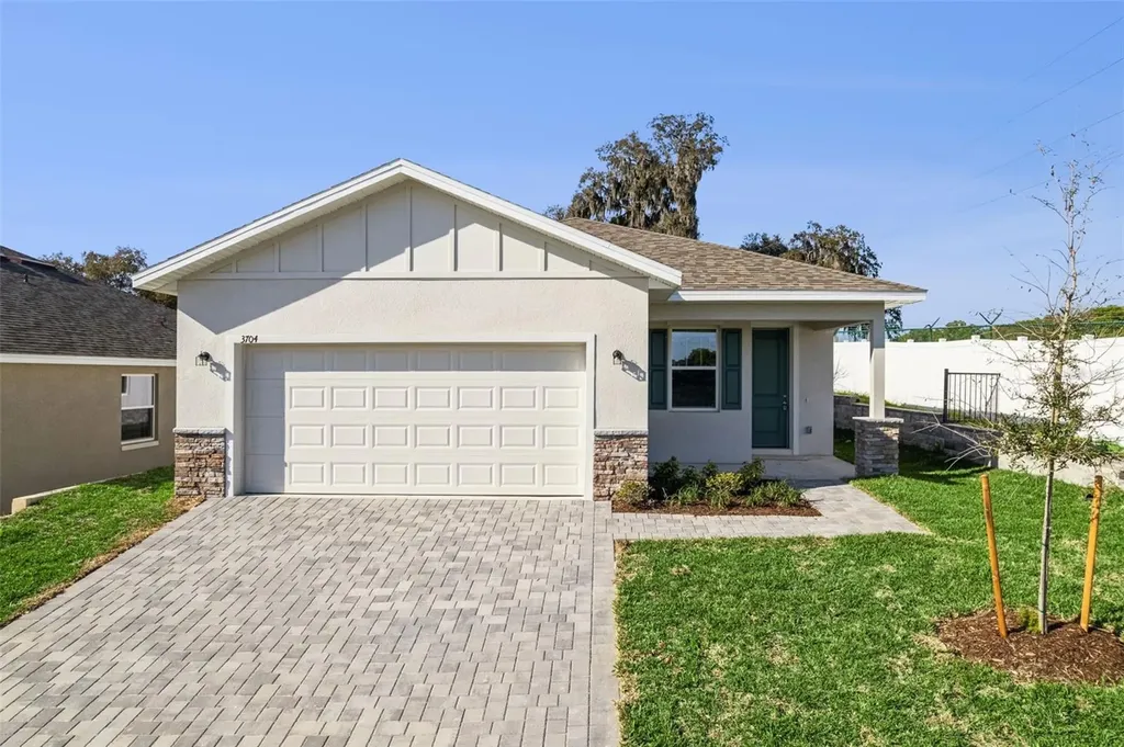 3704 Watercliff Circle Grand Island FL 32735