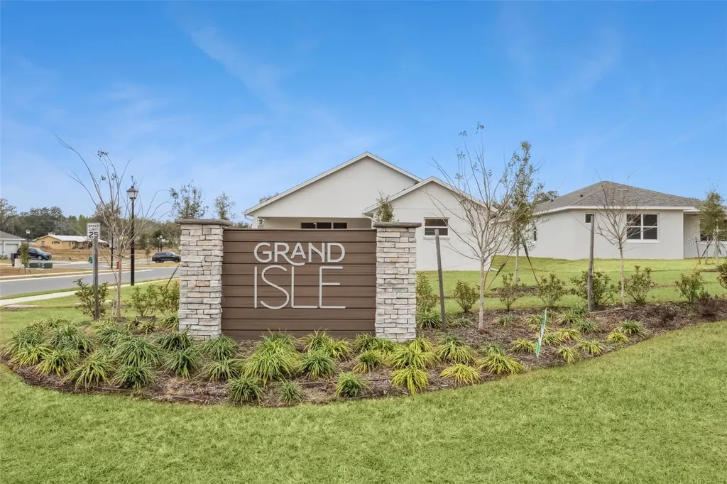 3704 Watercliff Circle Grand Island FL 32735