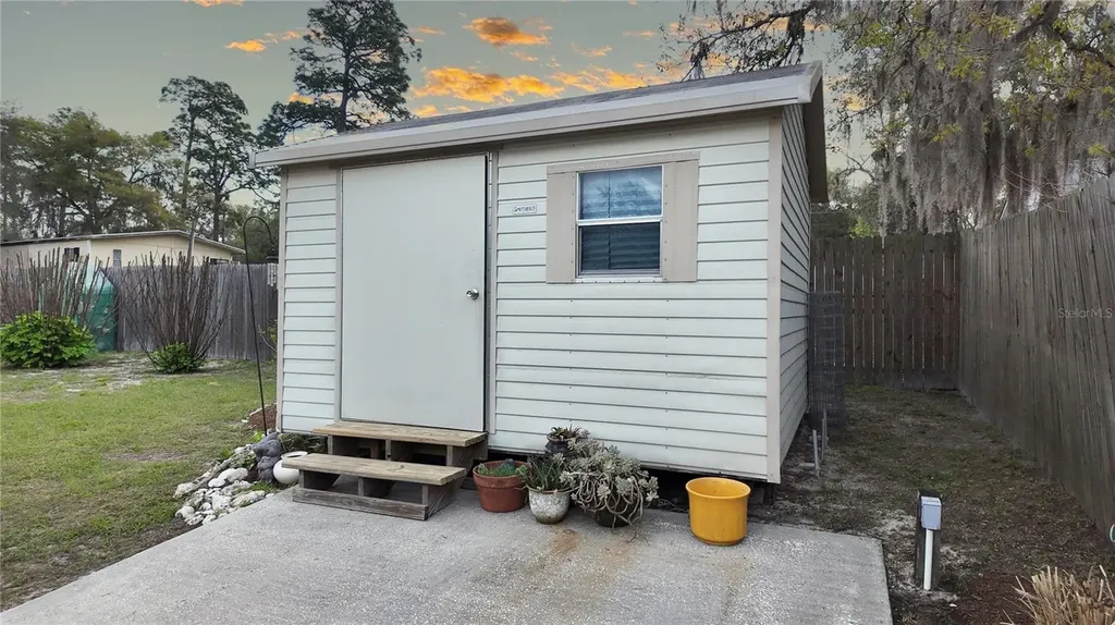 655 SE 162nd Terrace Silver Springs FL 34488