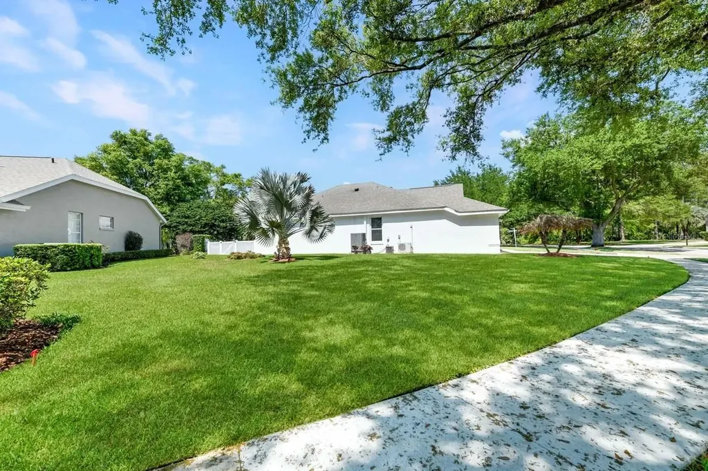 1901 Park Forest Boulevard Mount Dora FL 32757