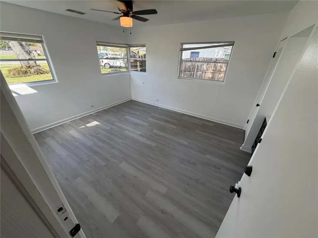 4235 Edgewater Drive Orlando FL 32804