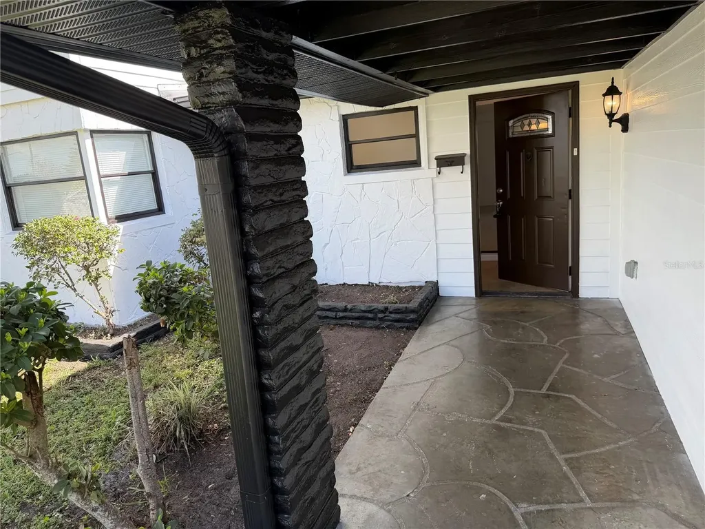 4235 Edgewater Drive Orlando FL 32804