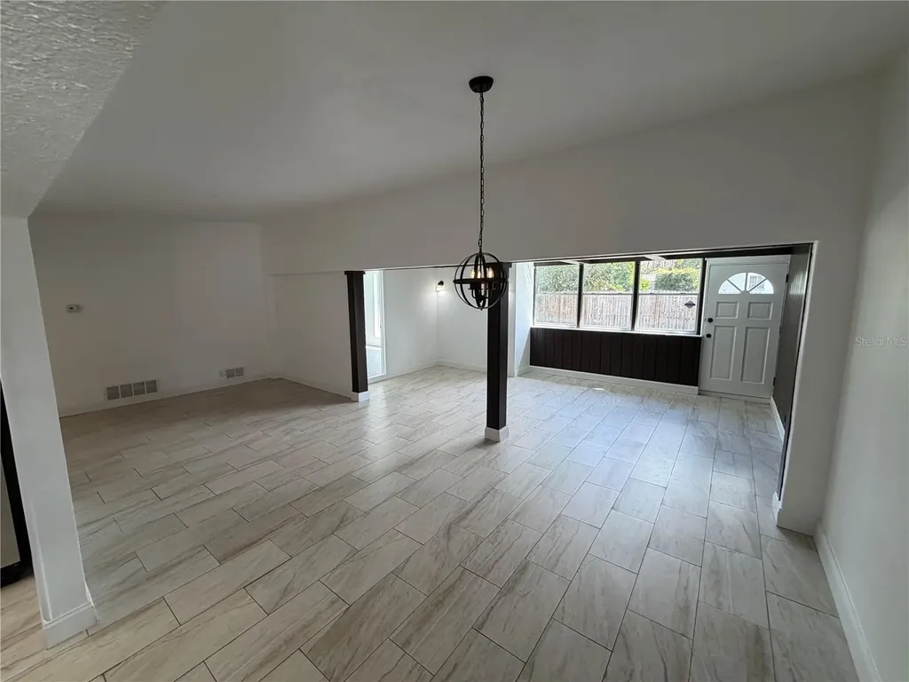 4235 Edgewater Drive Orlando FL 32804