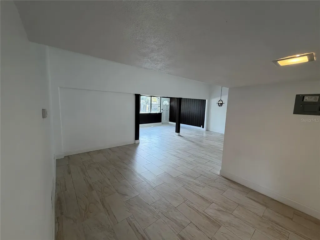 4235 Edgewater Drive Orlando FL 32804
