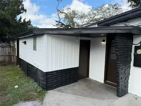 4235 Edgewater Drive Orlando FL 32804