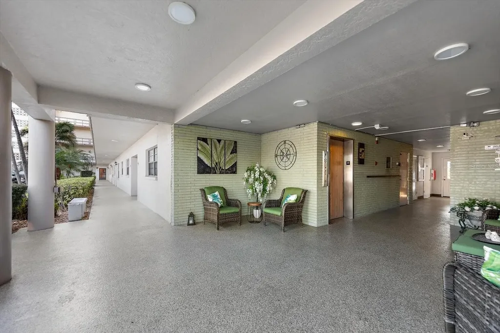 6080 80th Street N St Petersburg FL 33709