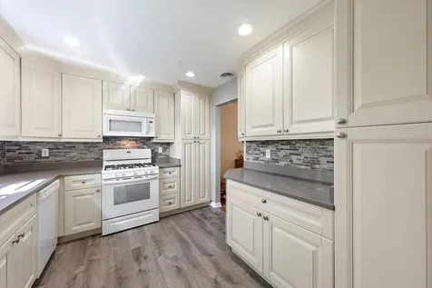 6080 80th Street N St Petersburg FL 33709