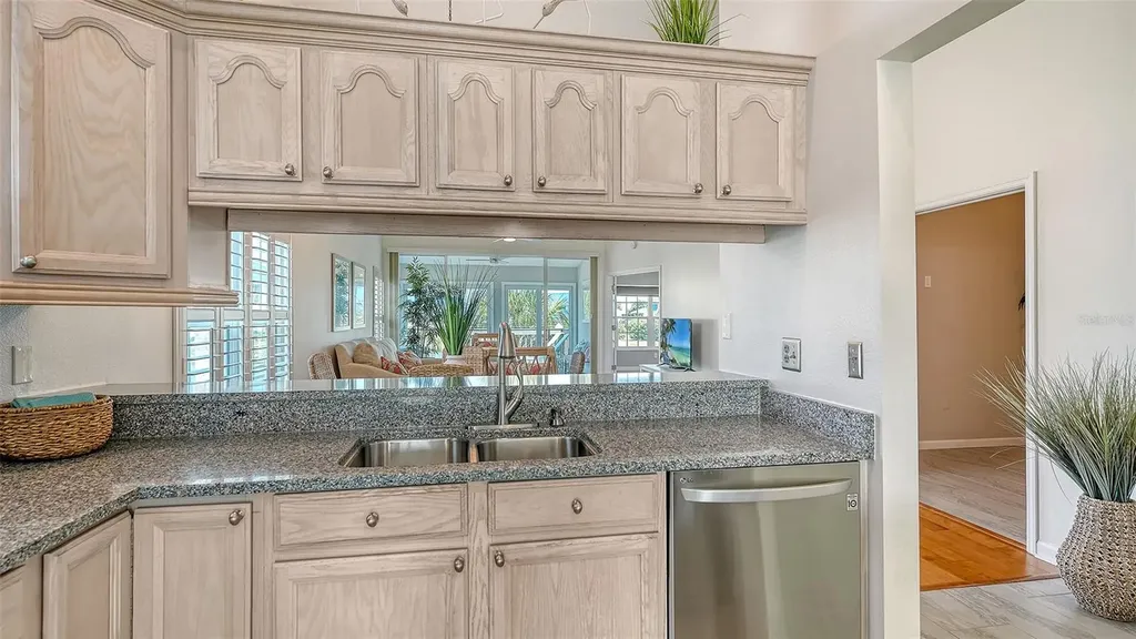 1005 Pelican Court Bradenton FL 34209