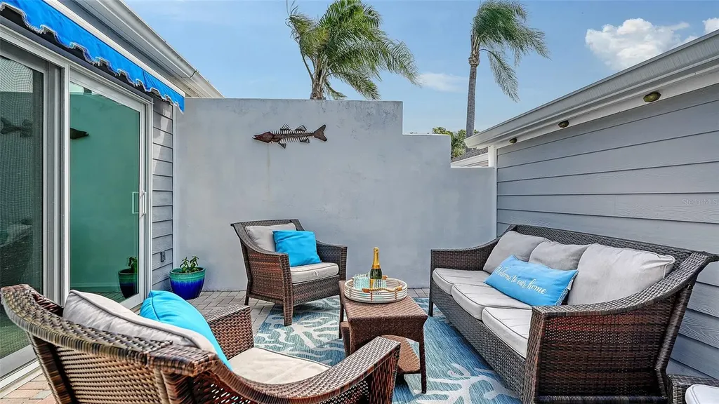 1005 Pelican Court Bradenton FL 34209
