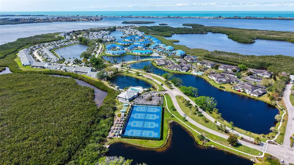 1005 Pelican Court Bradenton FL 34209