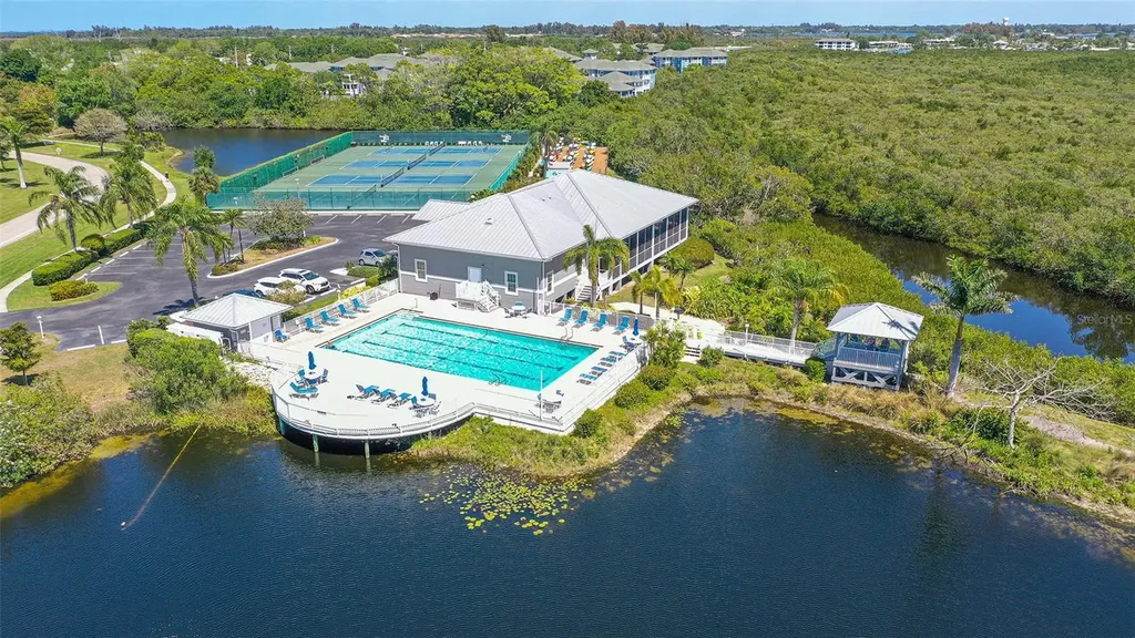 1005 Pelican Court Bradenton FL 34209