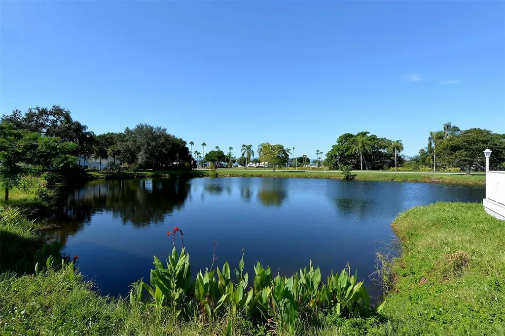 1005 Pelican Court Bradenton FL 34209