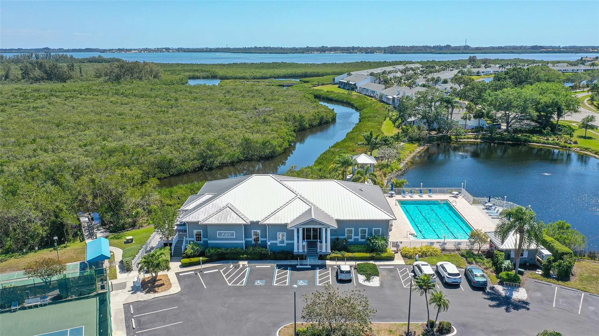 1005 Pelican Court Bradenton FL 34209