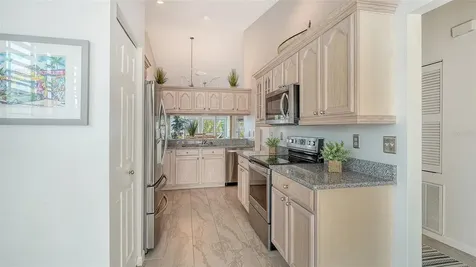 1005 Pelican Court Bradenton FL 34209
