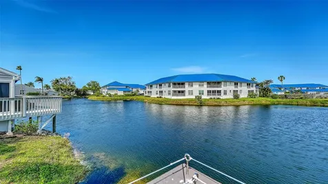 1005 Pelican Court Bradenton FL 34209