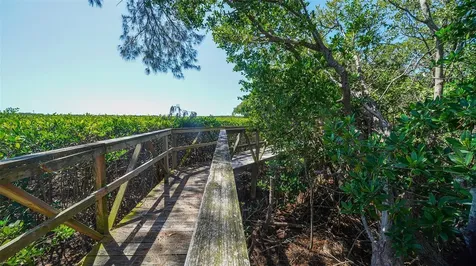 1005 Pelican Court Bradenton FL 34209