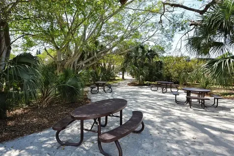 1005 Pelican Court Bradenton FL 34209