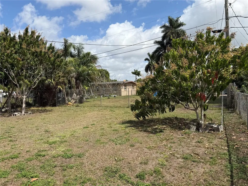 32 Roanoke Drive Fort Myers FL 33905