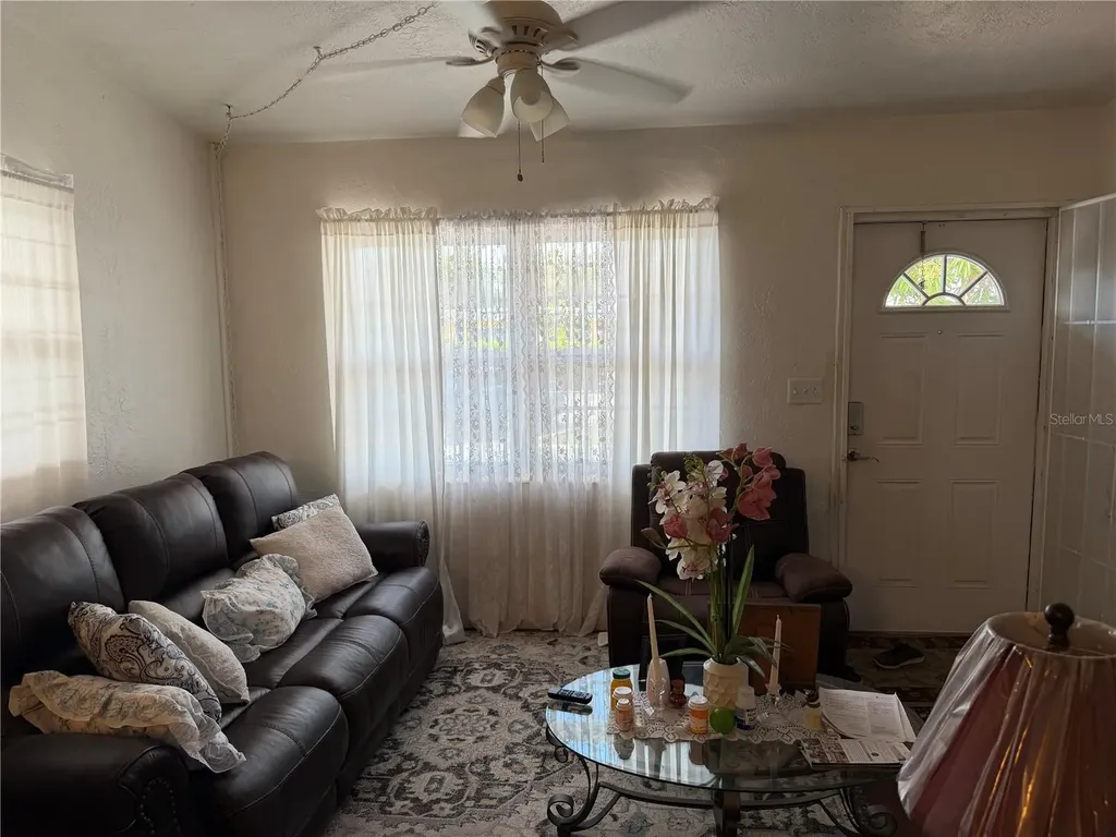 32 Roanoke Drive Fort Myers FL 33905