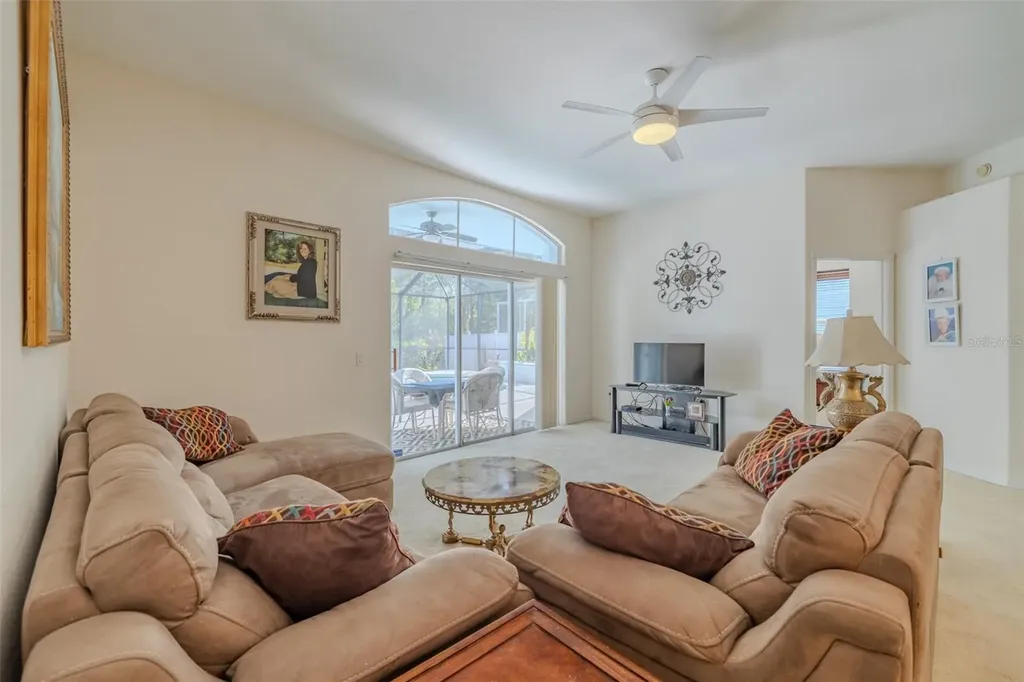3732 Hollow Wood Drive Valrico FL 33596