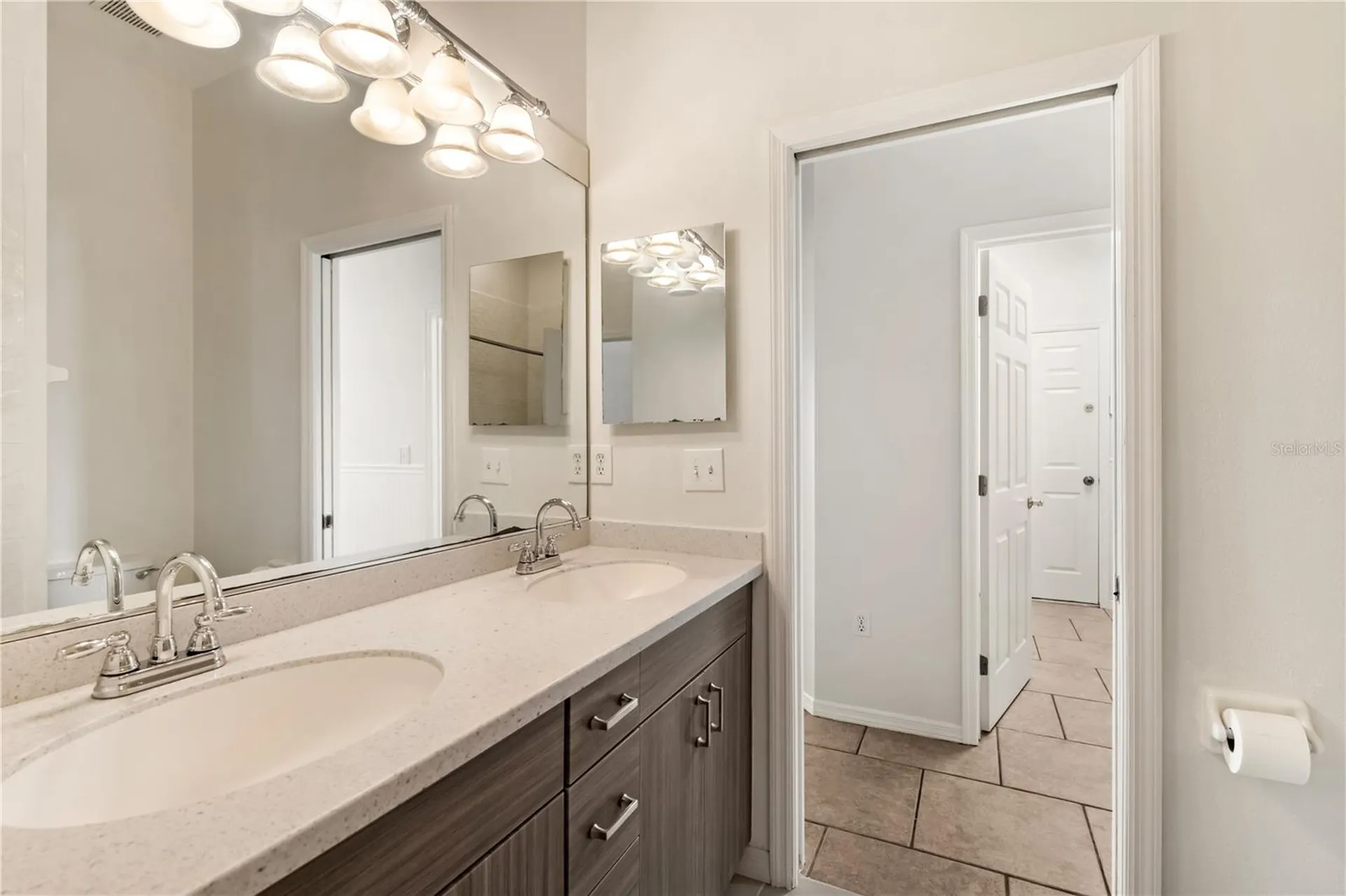 6801 Superior Street Circle Sarasota FL 34243